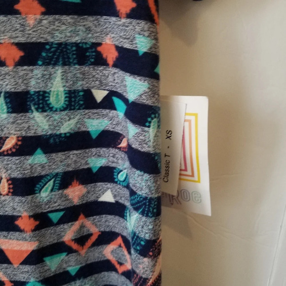 Lularoe geometric print T-Shirts women's size XS Guatemala - Picture 5 of 6